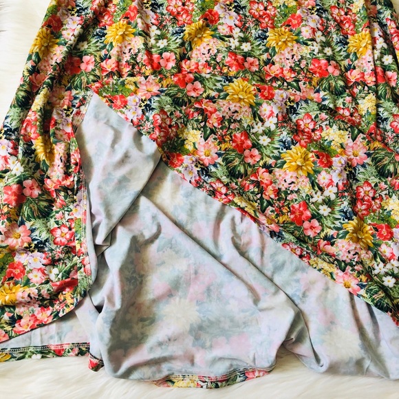 LulaRoe floral maxi skirt  💐 - Picture 4 of 5